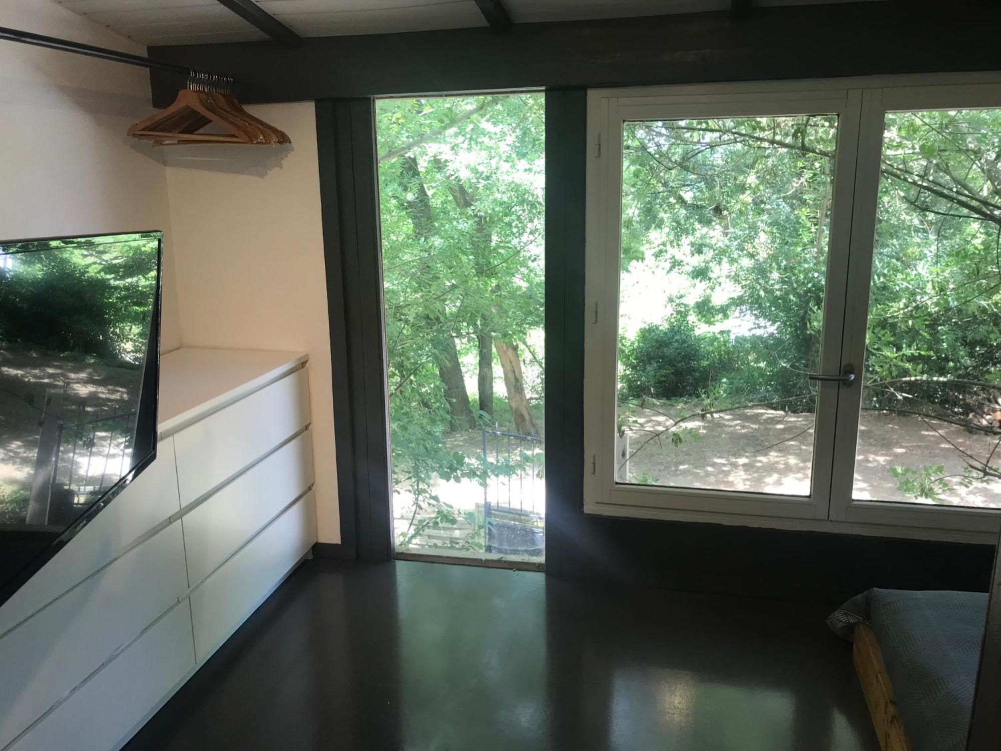 Bus Atypique Au Bord Du Canal Du Midi Et Au Coeur D'Une Foret 2 Chambres Villepinte  Exterior foto
